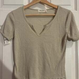 Cute knitted beige stripe top